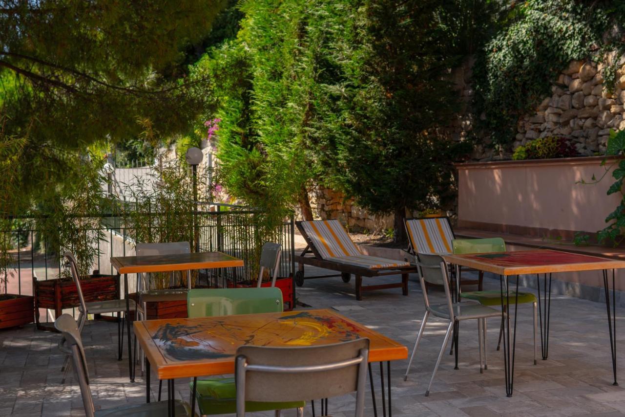 Hotel Officine Bordighera Exterior foto
